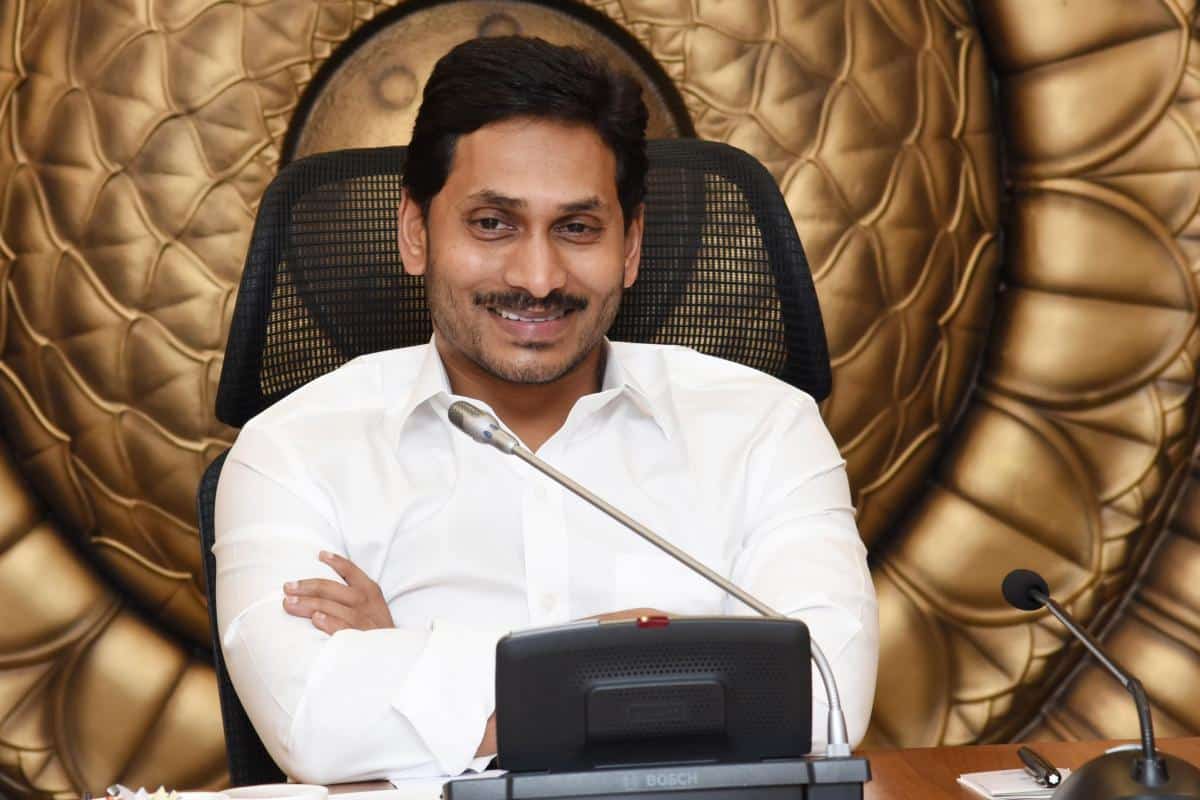 Yeduguri Sandinti Jagan Mohan Reddy | Y. S. Jagan Mohan Reddy | Chief Minister | MP | MLA | Founder of YSRCP | Leader of the Opposition in Andhra Pradesh Legislative Assembly | Member of Committee on Finance | Congress | YSRCP | President of YSRCP | Jammalamadugu | Pulivendla | Kadapa | YSR District | Andhra Pradesh | theLeadersPage