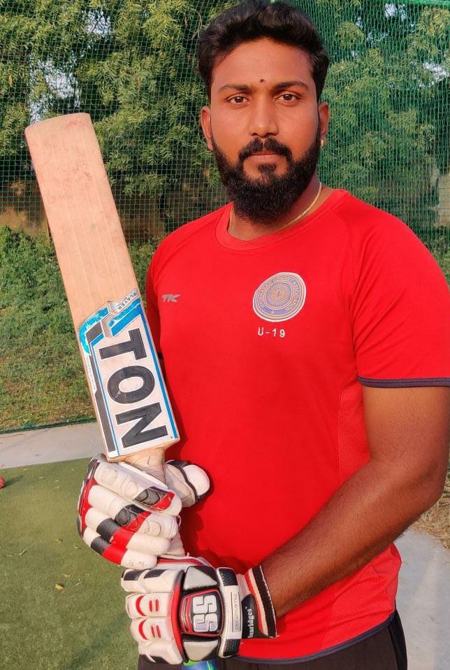 Pinjerla Satish Yadav | Net Bowler for the Kings XI Punjab | Right Arm Fast Bowler | Right Hand batsman | Macha Bolarum | Hyderabad | Telangana | theLeadersPage