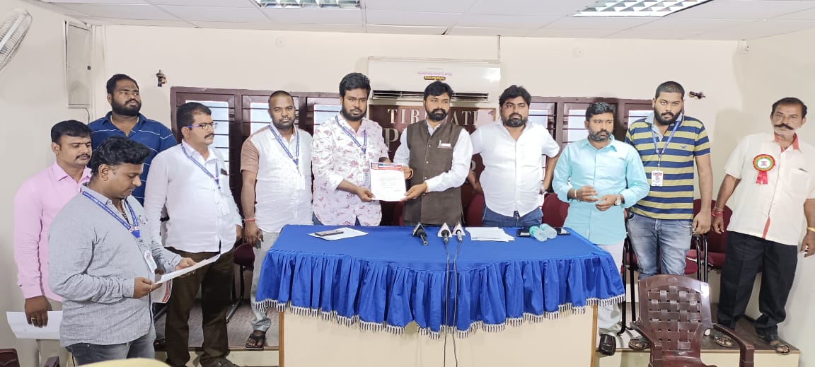 Rudra Gopi (Gandla) | Ex-State Director of Gandla Corporation | BC Leader | TDP | the Leaders Page