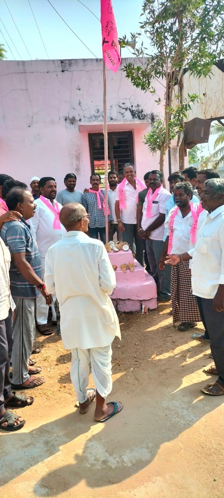 Mucharla Satish | Village President | Obulapur | TRS | the Leaders Page