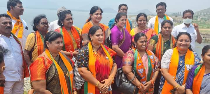 Pilli Satyanarayana | Mandal Social Media Convenor | Rayavaram | the Leaders Page