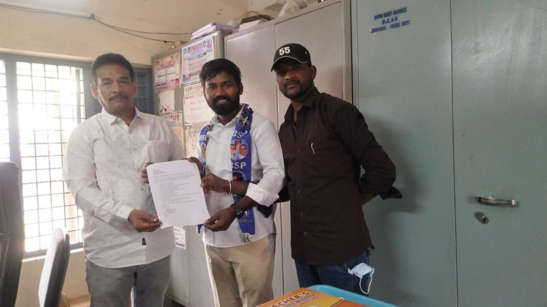 Gudise Srinivasulu (43)