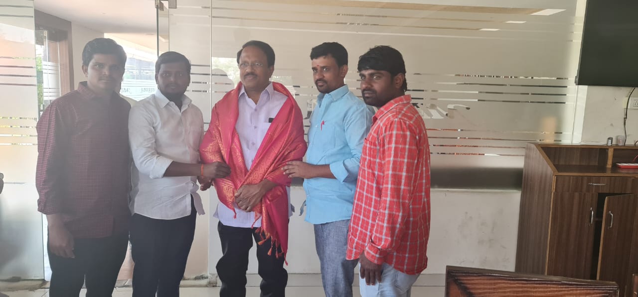 MONDI VIJAY KUMAR (25)