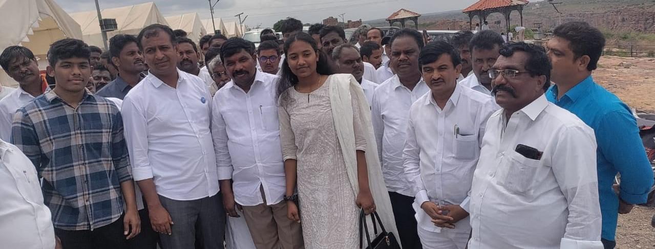 Yobu Uppalapati (K. Yobu) (44)