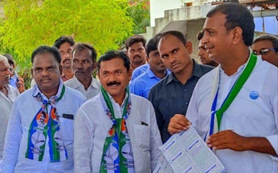 Yobu Uppalapati (K. Yobu) (53)