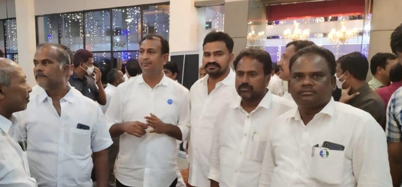 Yobu Uppalapati (K. Yobu) (60)