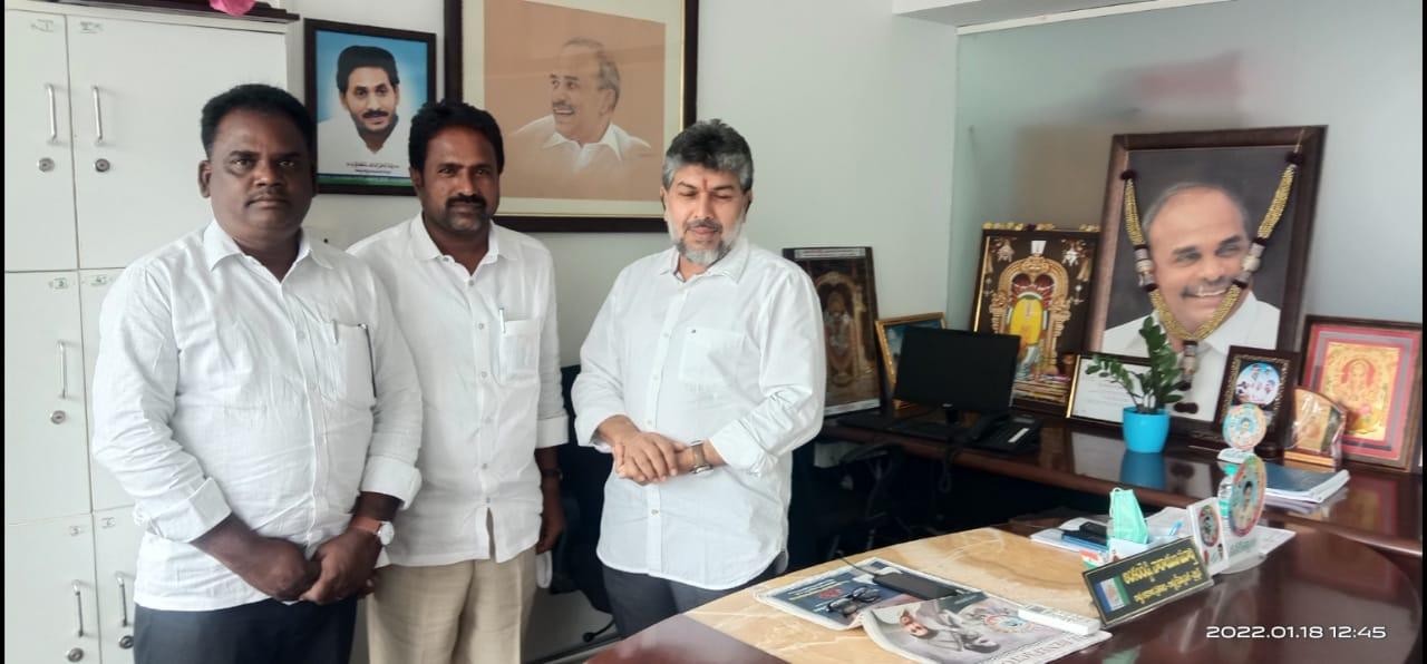 Yobu Uppalapati (K. Yobu) (71)