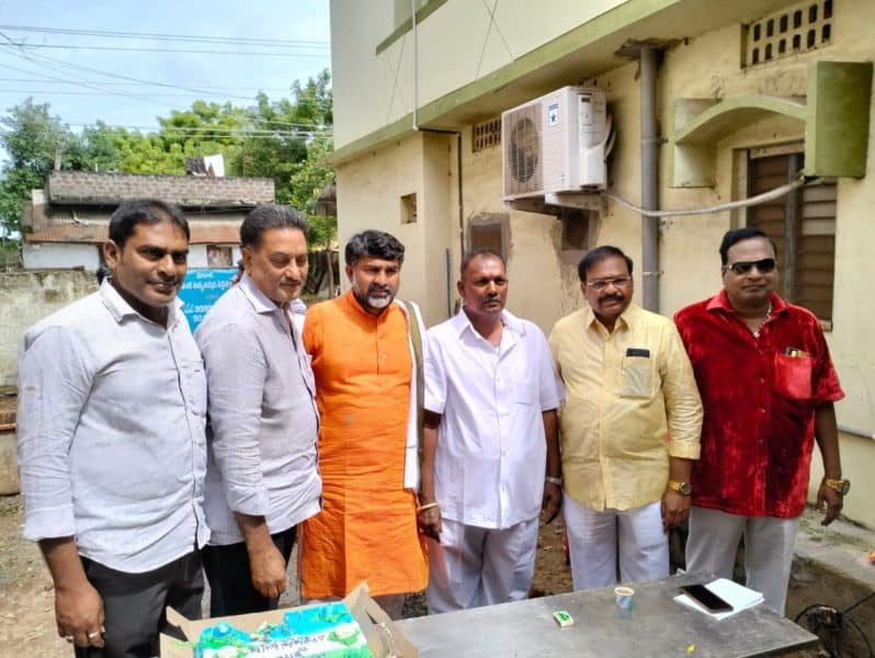 Atukuri Nageswara Rao(Chinna Babu) (32)