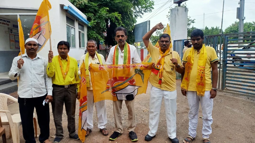 Erravelli Ravinder (29)