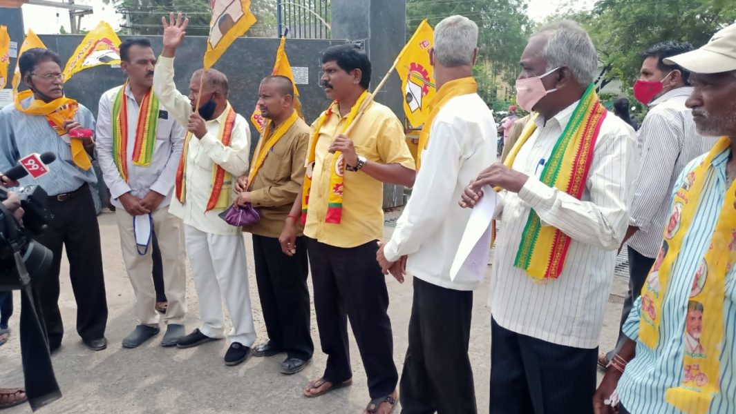 Erravelli Ravinder (53)