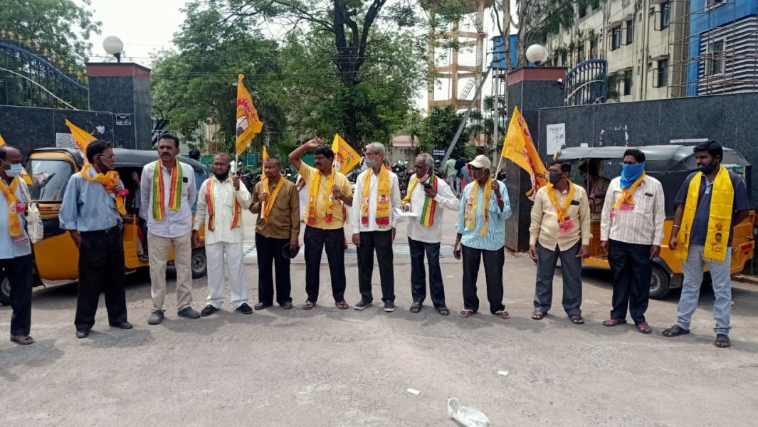 Erravelli Ravinder (54)