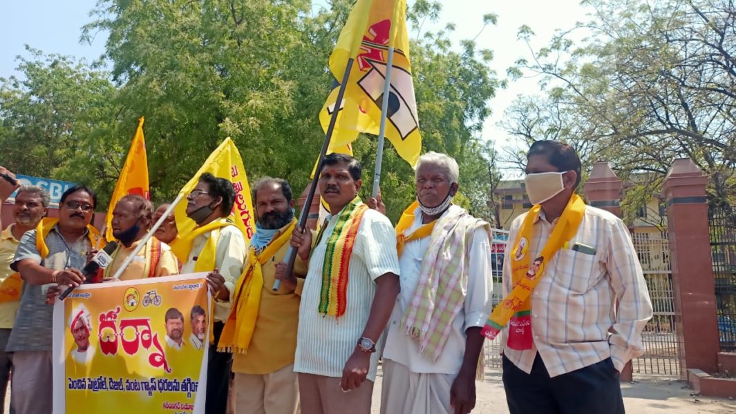 Erravelli Ravinder (56)