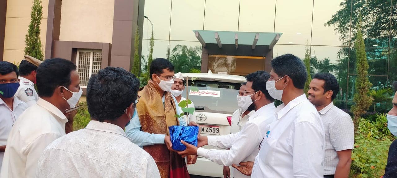 Yanamadala Srinivas (111)