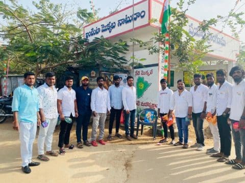 Nandala Srinivas (28)