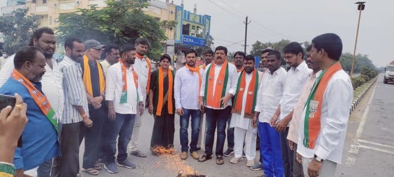 Nandala Srinivas (45)