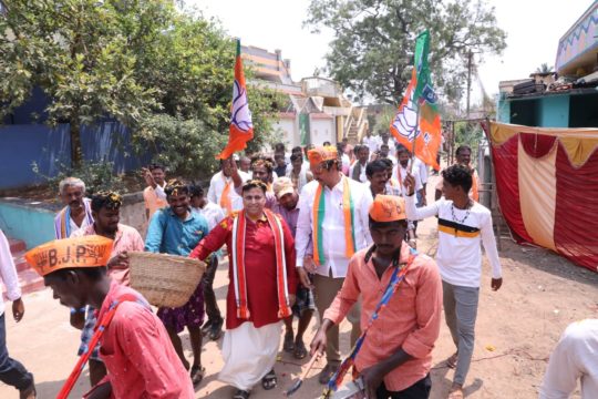 Sai Govardhan Reddy (44)