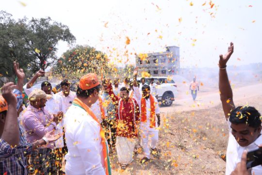 Sai Govardhan Reddy (52)