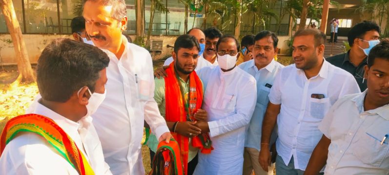 Sai Govardhan Reddy (57)