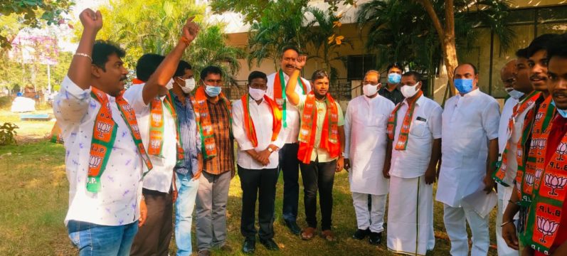 Sai Govardhan Reddy (58)