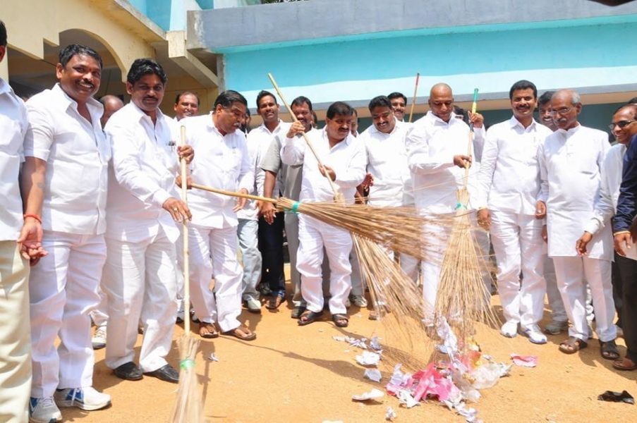 Manda Sanjeeva Reddy (285)