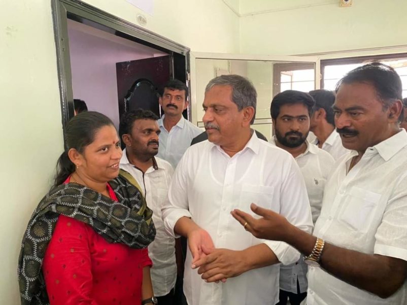 Bodela Suneetha Reddy (33)