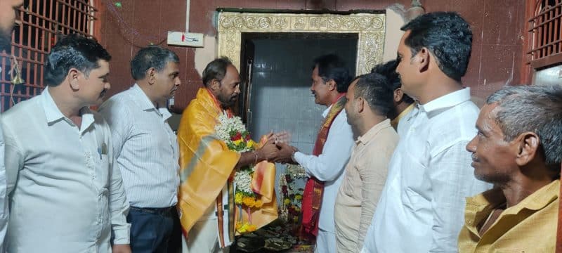 Pandiri Nagireddy (29)