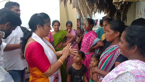 Makineedi Seshukumari 1