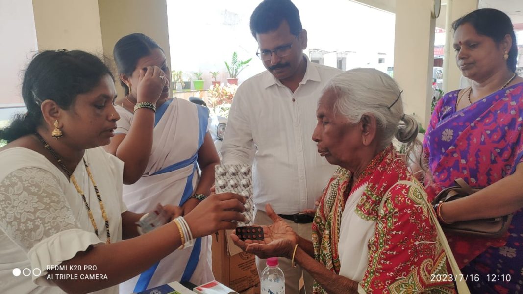 Yanamadala Srinivas (25)