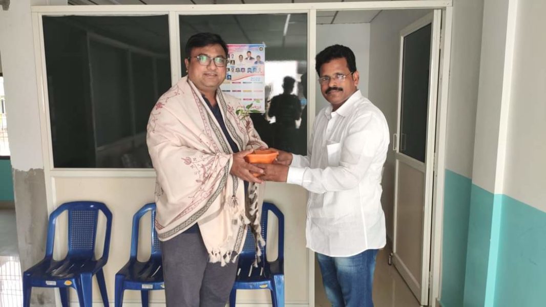 Yanamadala Srinivas (27)