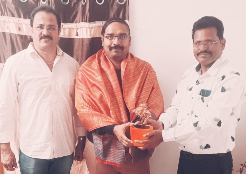 Yanamadala Srinivas (37)