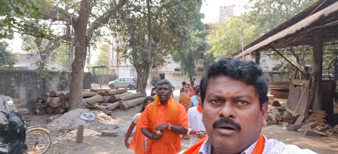 Yerrgunta Lakshman (30)