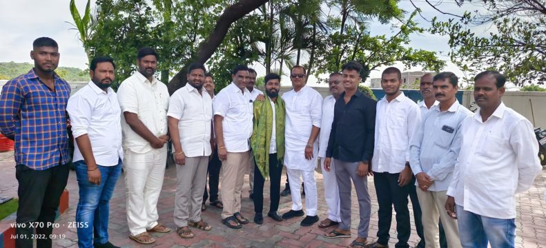 Komati Reddy Venkat Reddy (2)