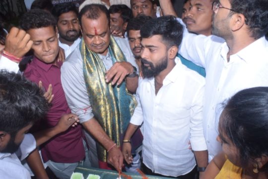 Komati Reddy Venkat Reddy (4)