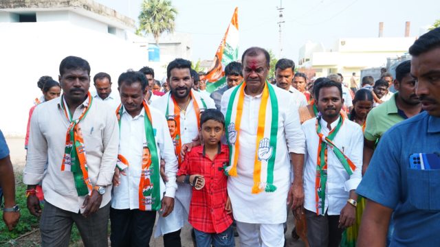 Komatireddy Venkat Reddy (11)