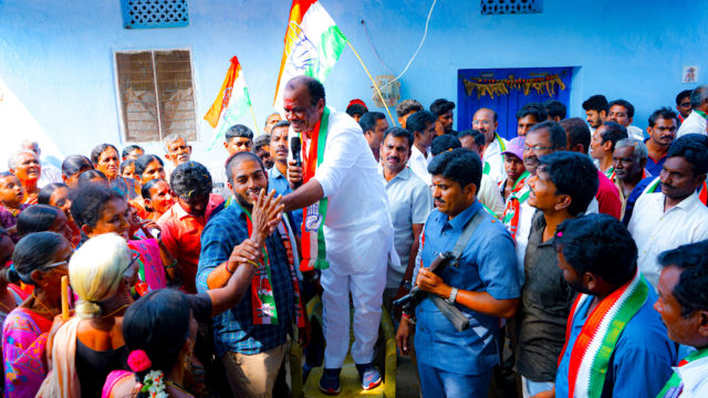 Komatireddy Venkat Reddy (12)