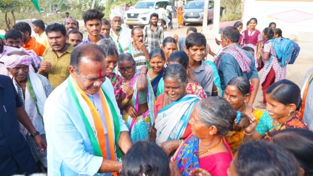 Komatireddy Venkat Reddy (23)