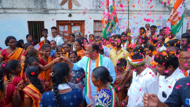 Komatireddy Venkat Reddy (29)