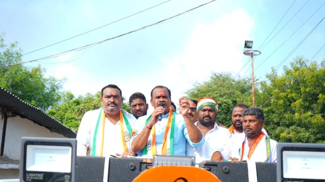 Komatireddy Venkat Reddy (30)