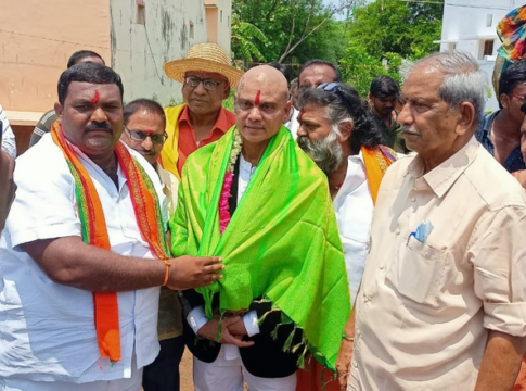 Kila Bala Krishna (20)