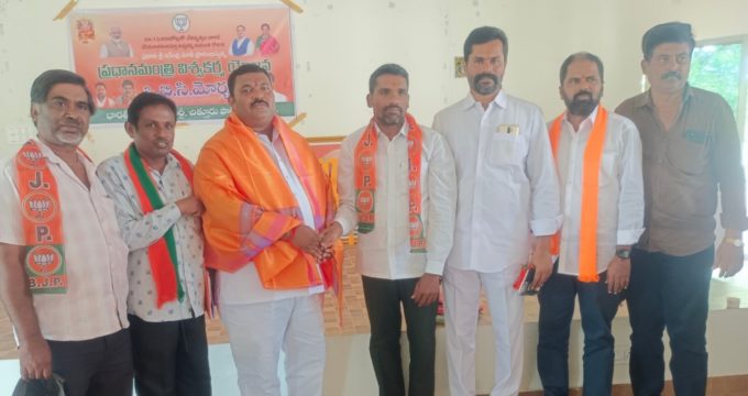 Kila Bala Krishna (23)