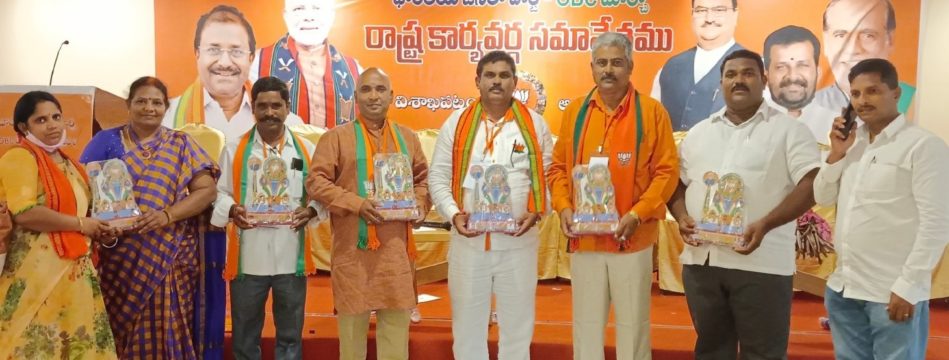 Kila Bala Krishna (28)