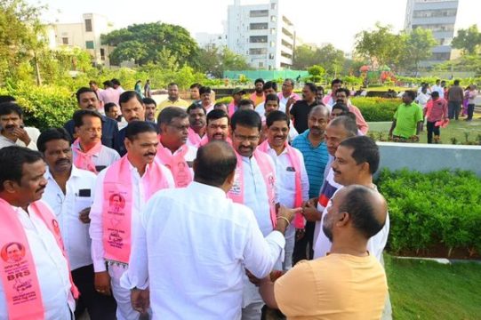 MMr. Manda Sanjeeva Reddy (15)