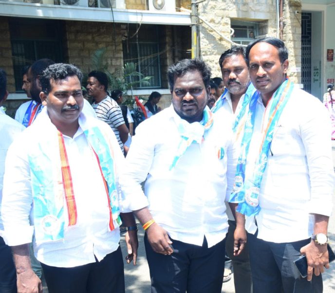 Muralikrishna Kambhampati (12)