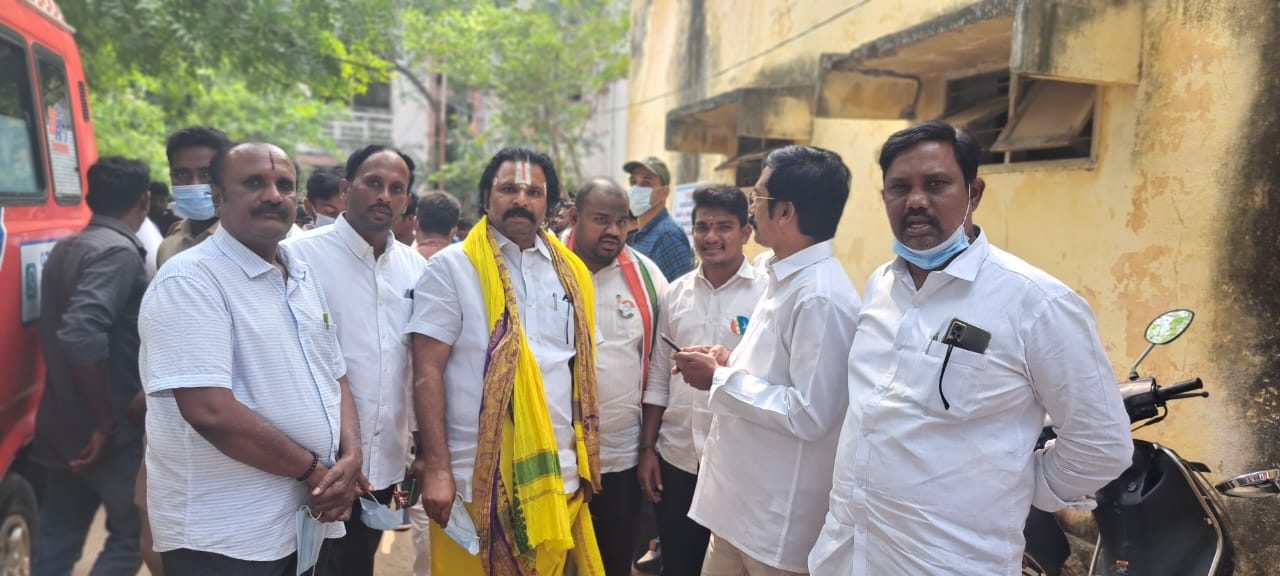 Muralikrishna Kambhampati (35)