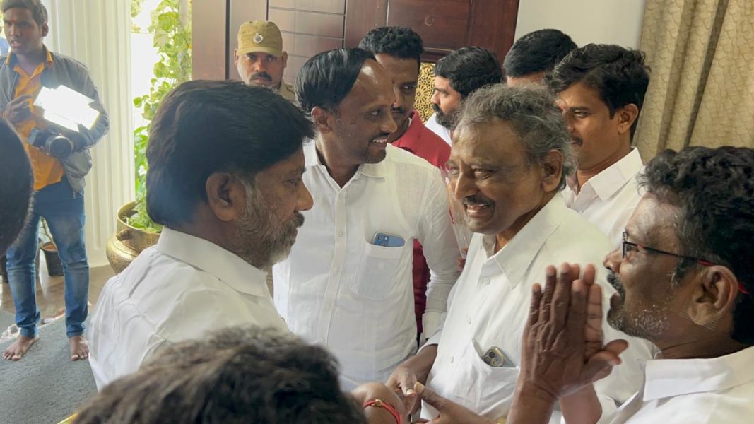 Muralikrishna Kambhampati (49)