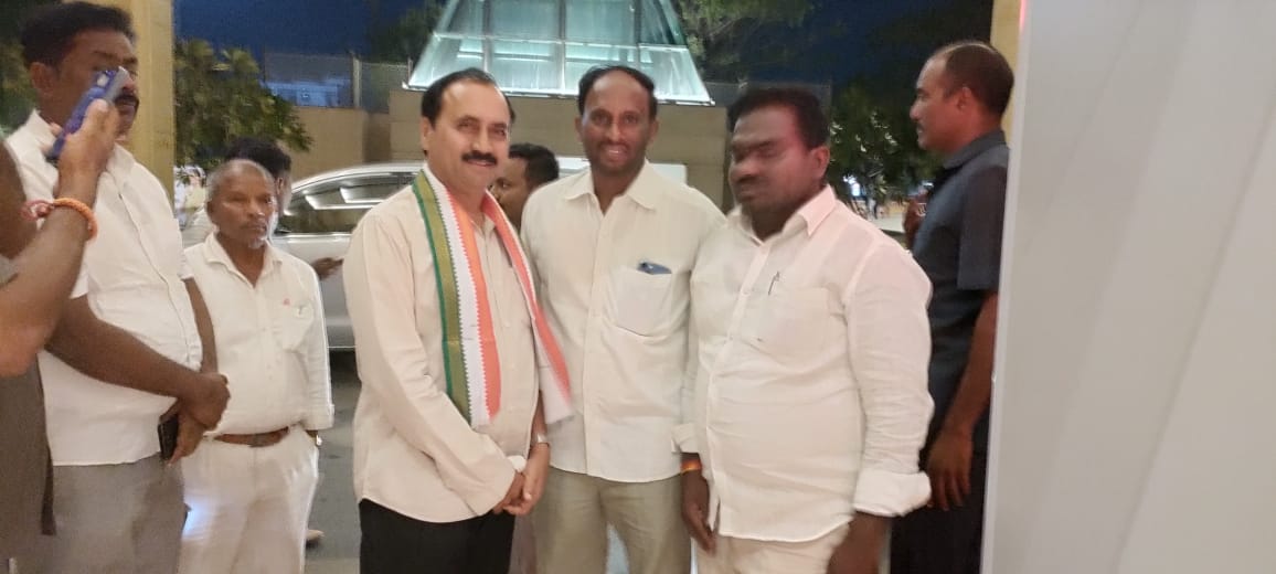 Muralikrishna Kambhampati (52)