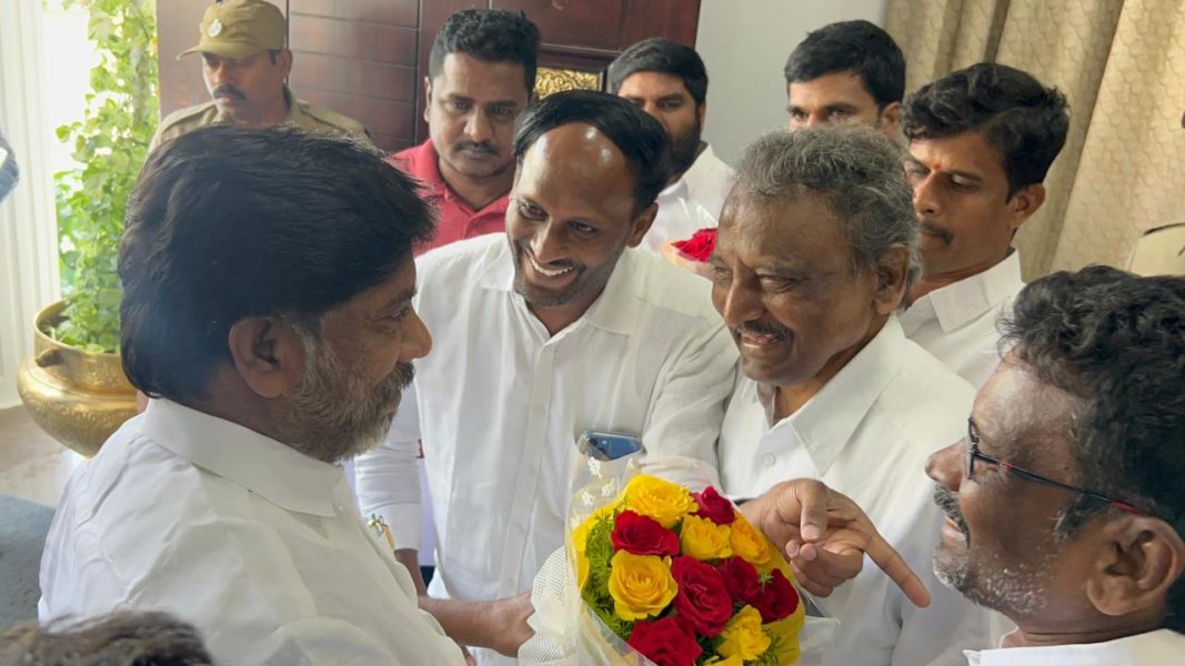 Muralikrishna Kambhampati (54)