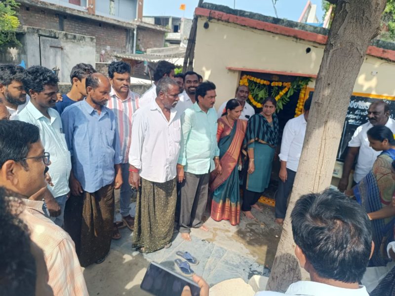 Devarkonda Srinivasarao (38)