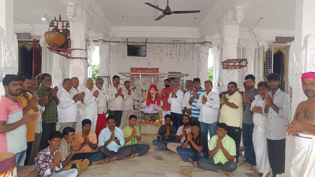 Jadavath Jaipal Naik | CDC Director | Bommareddygudem | TRS | the Leaders Page