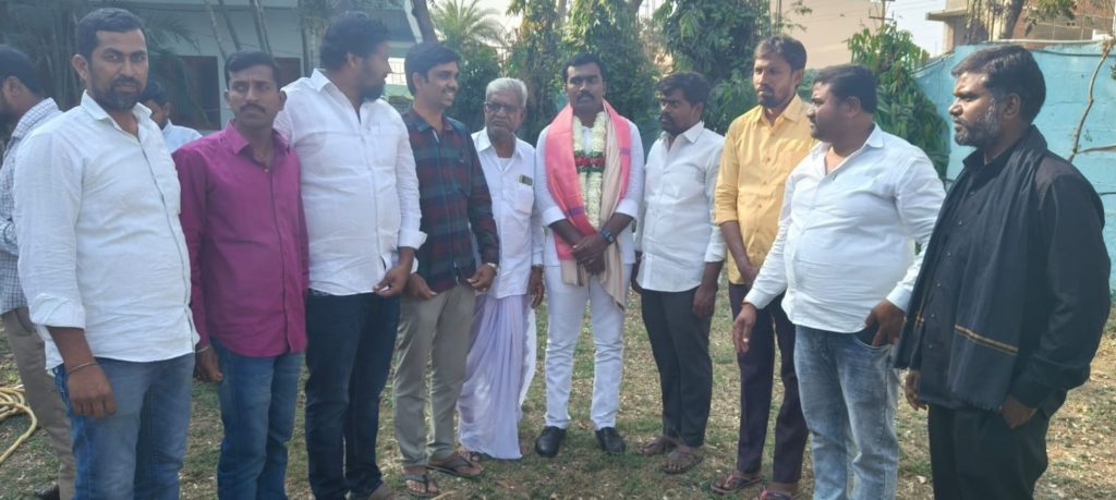 Palle Ramesh Goud | Palvancha Mandal Congress Party Committee President | Palle Ramesh Goud Charitable Trust Founder & Chairman | Kamareddy District Goud Sangam President | Machareddy | Kamareddy | Telangana | INC | the Leaders Page | the Leaders Page Palle Ramesh Goud | Palvancha Mandal Congress Party Committee President | Palle Ramesh Goud Charitable Trust Founder & Chairman | Kamareddy District Goud Sangam President | Machareddy | Kamareddy | Telangana | INC | the Leaders Page | the Leaders Page
